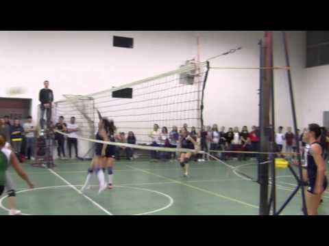 Il trofeoCollegi di pallavolo femminile è arrivato alle semifinali