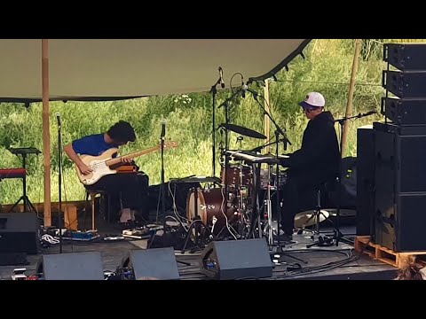 Sam Wilkes Solo, ft. Louis Cole | Live at Studio Invites, Maastricht, July 10, 2022