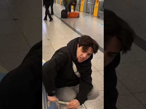 Emir fliegt zum Disneyland ✈️ @emirbayrak || #shorts #tiktok #emirbayrak