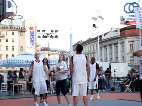 Croatian streetball tournament "Nocni Hakl 2009" - HOSTESE vs U.S. MARINES