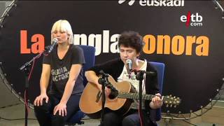 The Raveonettes cantan "Last dance" en "La Jungla Sonora" (Radio Euskadi)