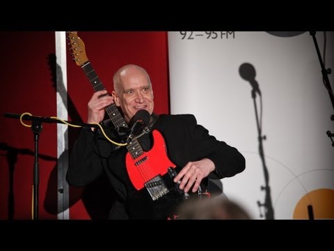 Wilko Johnson explains his distinctive guitar style