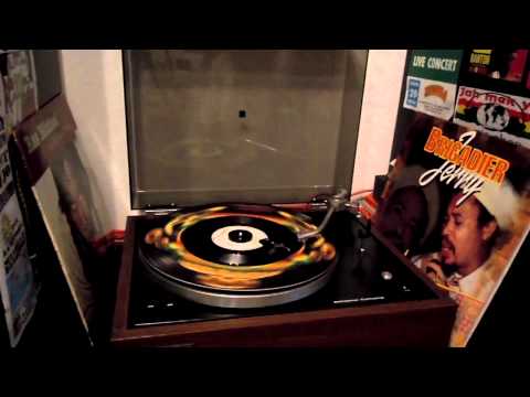 ANTHONY QUE  - Burn Babylon burn ( Sir Blackwax Vision Records ) 2002