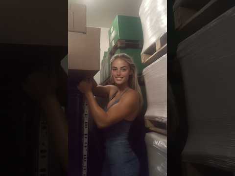 Rohe Kraft in blauem Garn