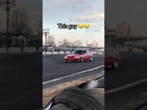 He’s showing everyone FWD drifting is possible #drifting #fwd #driftcar #honda