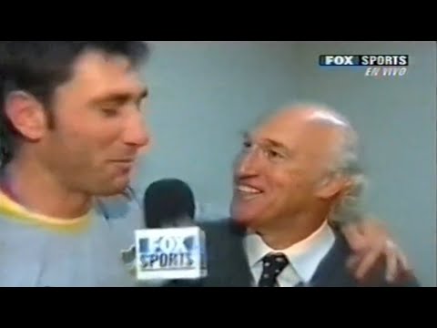 BOCA CAMPEON DEL MUNDO 2003 - FESTEJOS Y ENTREVISTAS EN EL VESTUARIO