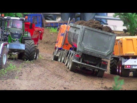 INTERMODELLBAU 2018! R C TRUCK IN DANGER! RC LIVE ACTION GOLBE LINER! COOL RC TOYS