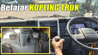 Download lagu Belajar TRUK MULAI DARI 0 - Cara Oper GIGI mp3 Download lagu Belajar TRUK MULAI DARI 0 - Cara Oper GIGI mp3
