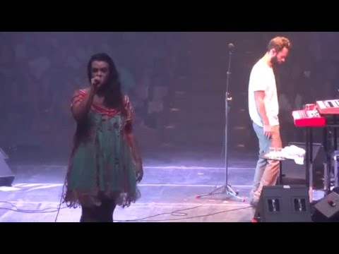 Tulipa Ruiz + Marcelo Jeneci - "É"