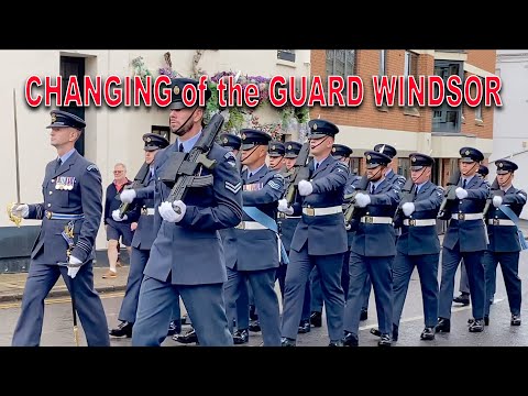 WINDSOR CASTLE GUARD Queen's Colour Squadron Royal Air Force | 8th Sep 2022. #changingoftheguard #uk
