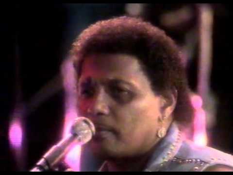 The Neville Brothers - Yellow Moon [live 1989]