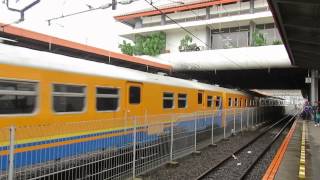 preview picture of video 'KA Lokal Rangkasbitung melintas langsung stasiun Tanah Abang'