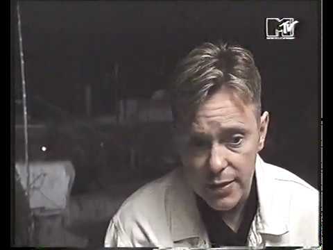 New Order (Spooky) - 'First Look', MTV Europe, 11/12/93 (Bernard Sumner)
