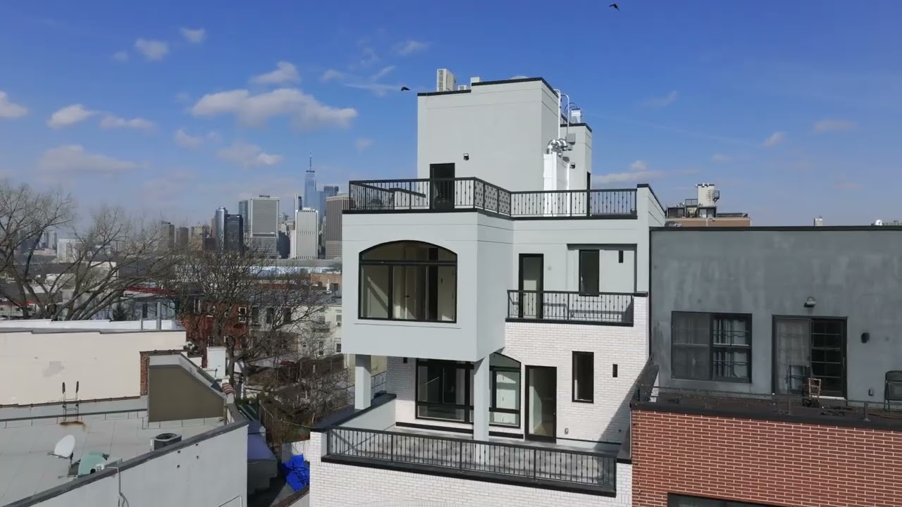 Virtual tour of 41 Summit Street, Brooklyn