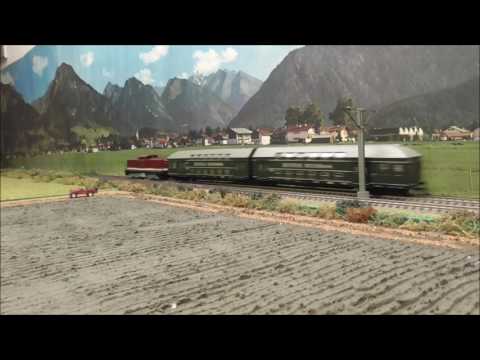 Deutsche Reichsbahn  DR   V100 mit Doppelstock einfach,  auf Harrys Kellerbahn