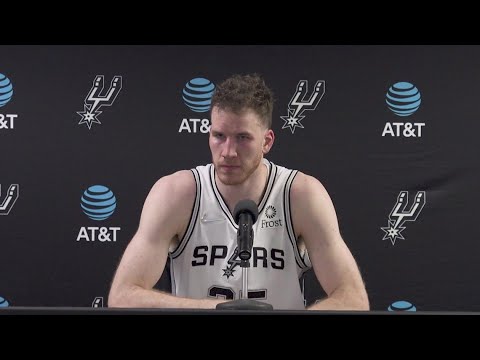 Jakob Poeltl speaks postgame after putting up 25 and 10 in battle with Embiid