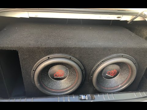 2 massive summo xl 12 flexing on 2100 hifonics brutus