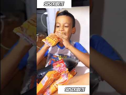Miren cómo está madre consiente a su hijo 😱😱