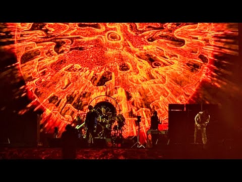 Red hot chili peppers - Epic intro jam (John Frusciante on fire) - Glasgow 2023