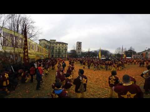 Battaglia arance piazza Rondolino - 360° 4K - Carnevale Ivrea 2017