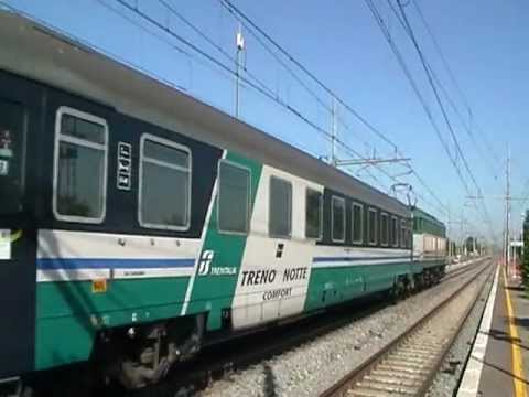 E656.091 in partenza con l' ICN 1960 Siracusa/Palermo Centrale - Roma Termini