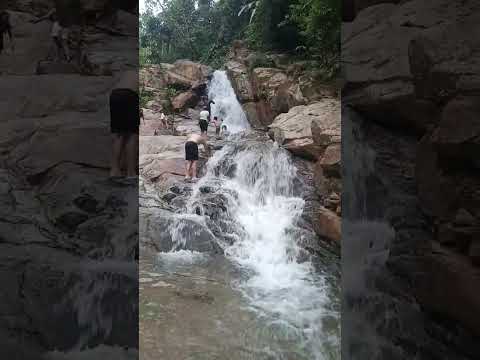 Hermosa cascada en la provincia Bolívar #echeandia #altamira
