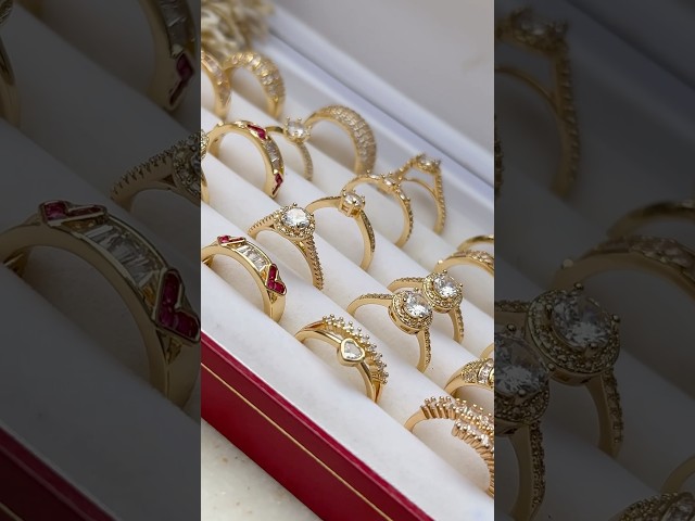 Vídeo relacionado con GleaMora Anillos de corona hueca de oro para mujeres Anillo de corona ajustable Joyería de boda de moda Joyería de lujo ligero Anillo de estilo Ins Regalo