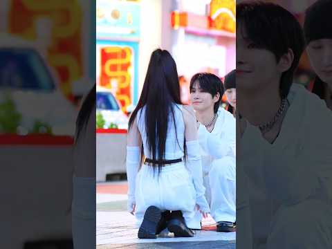 i love seeing their interactions behind the camera 🥰 #artbeat #taehyun #yubin #taebin