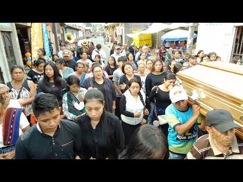 "El Último Camino: Procesión Fúnebre en Alotenango con Guatemala 4K"