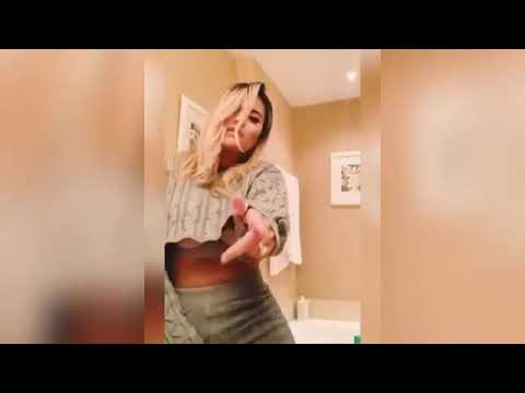 #elguaynarebota #karolganuelaa Karol g bailando rebota el guayna