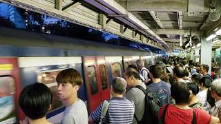 港鐵東鐵綫沙田往大埔墟的特別短途列車駛入大學站1號月台