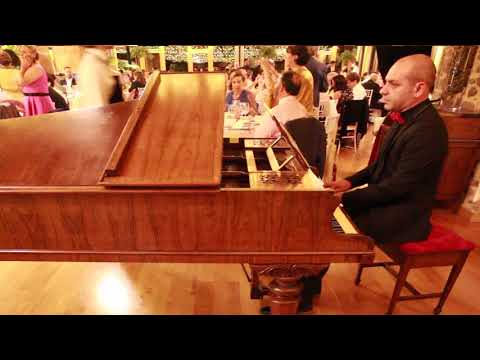 Cristian Leggiero pianista para bodas y eventos