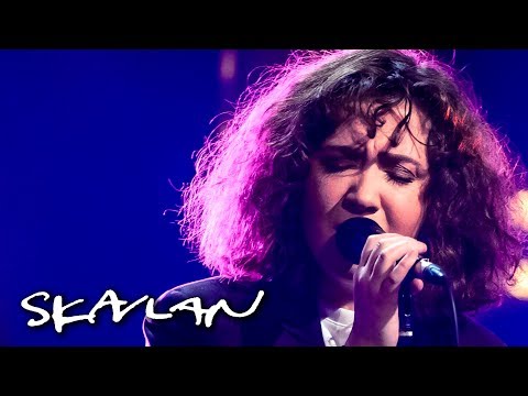Emilie Nicolas with beautiful performance of «Feel Fine» | SVT/TV 2/Skavlan