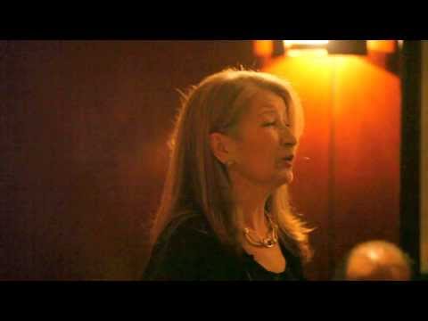 Maria da Nazaré, "Fado Tango" - "Rosa caída"