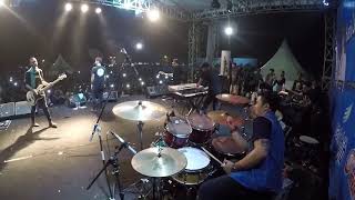Download lagu [drumcam] andra and the backbone jalanmu bukan jalanku live mp3