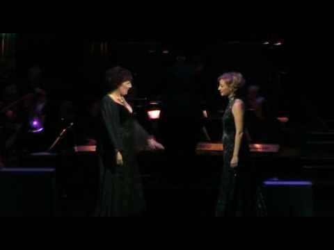 Wietske van Tongeren & Carin Filipčić - Cantique de Noël