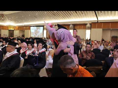 download lagu mp3 mp4 Lagu Bunda Wisuda, download lagu Lagu Bunda Wisuda gratis, unduh video klip Lagu Bunda Wisuda