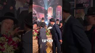 זה לא פייר להתייתם בגיל כזה🥺🥺🥺￼