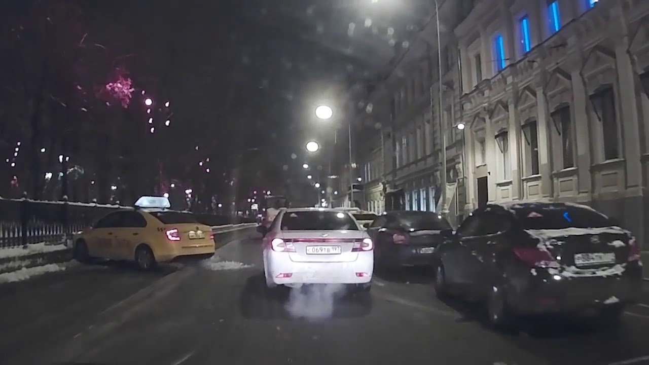 Нападение бордюра на таксиста