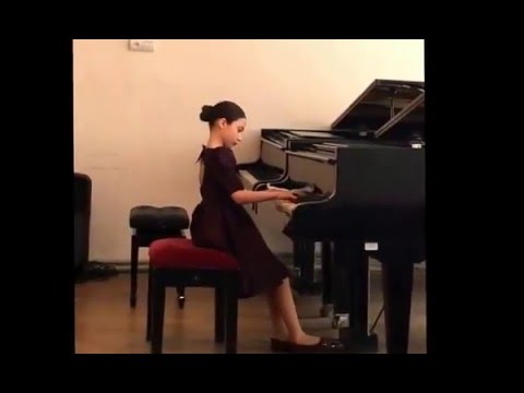 LIZI BUKIA -- Domenico Scarlatti: Sonata #483