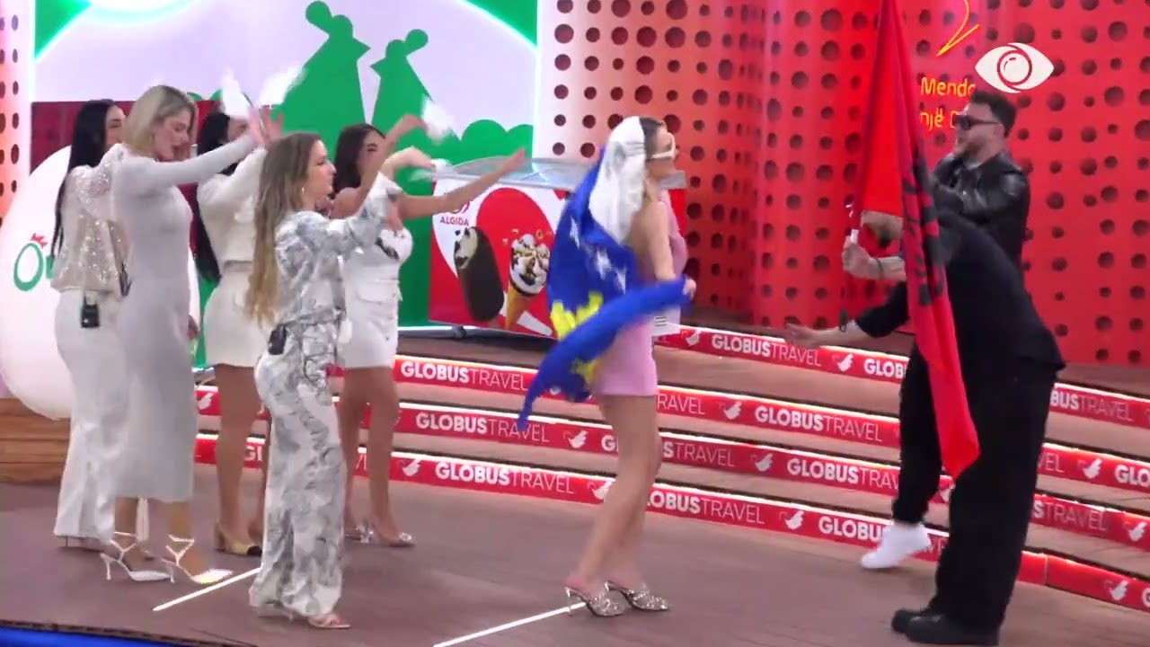 “O i lumi unë”/ Vajzat iu bashkohen djemve në oborr, Gimbo dhe Selin kërcejnë së bashku