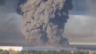 ウクライナ軍ロシアの倉庫を攻撃し炎上　ゼレンスキー氏「ドローン部品の製造に使用」(2026年7月18日)