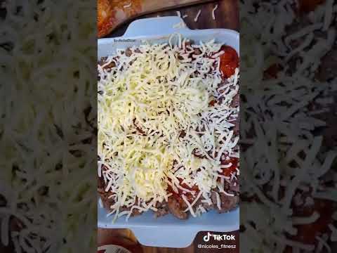 lazy keto meat lovers crustless pizza recipe by @nicolesfitnesz