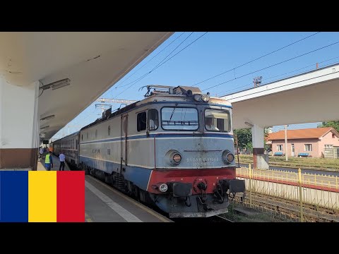 IR 1832 Cluj Napoca - Galati porneste din statie intr-o minunata dimineata de vara