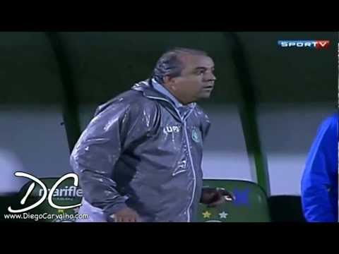 Técnico VADÃO cabeceando junto com o atacante (Guarani 3x1 Ponte Preta) CAMPEONATO PAULISTA 2012