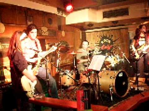 VIS The Thunderbirds i 12-year old Matija - Stuck In The Middle With You