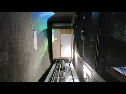 Neue Standseilbahn Hoher Kasten - Kabine kommt in die Bergstation - new funicular Switzerland