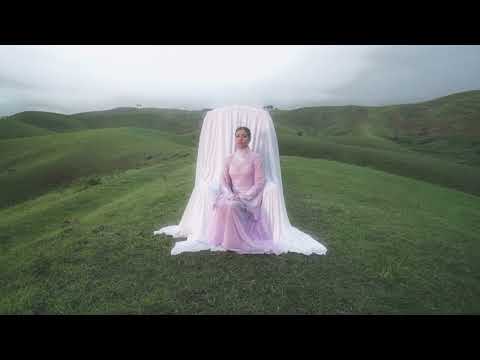 Meba Ofilia - Feelings (Official Music Video)