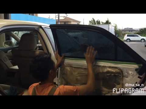 トヨタ クラウンの窓ガラスをカーフィルム施工し、プライバシー保護!