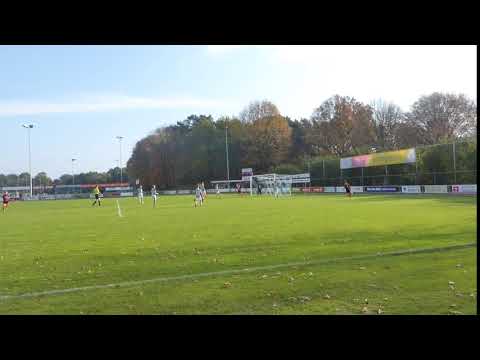 Uit tegen AWC.  Doelpunt Martijn 2